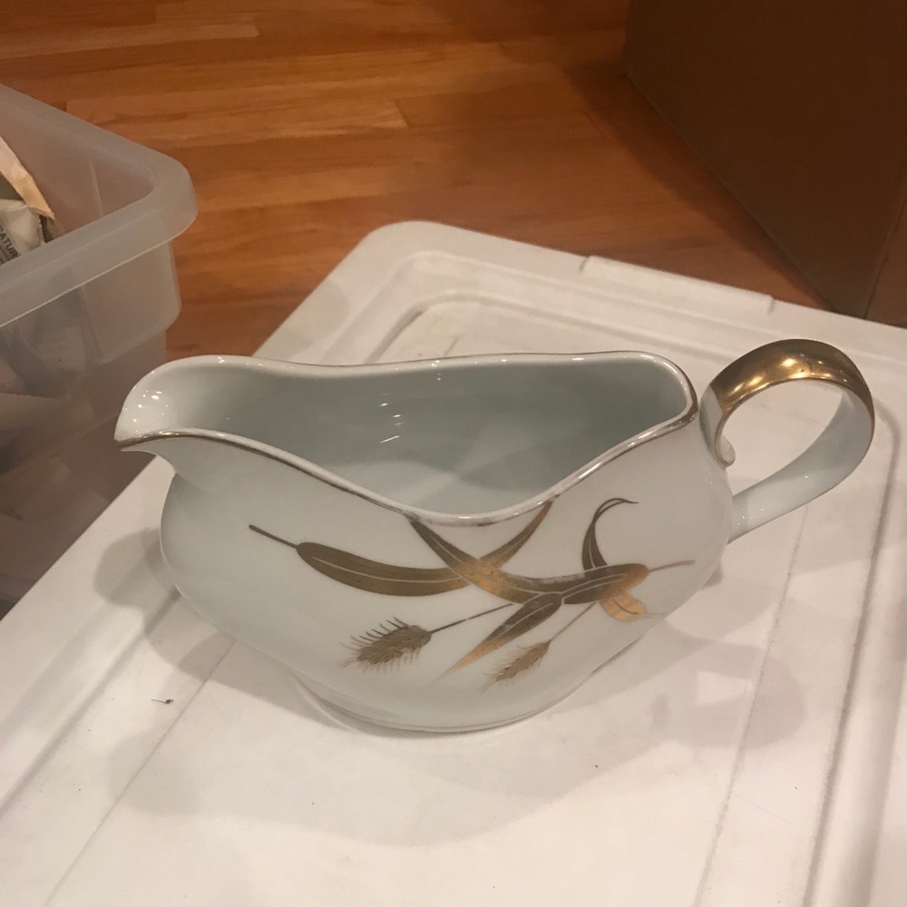 Meito golden wheat antique gravy boat gold trim
